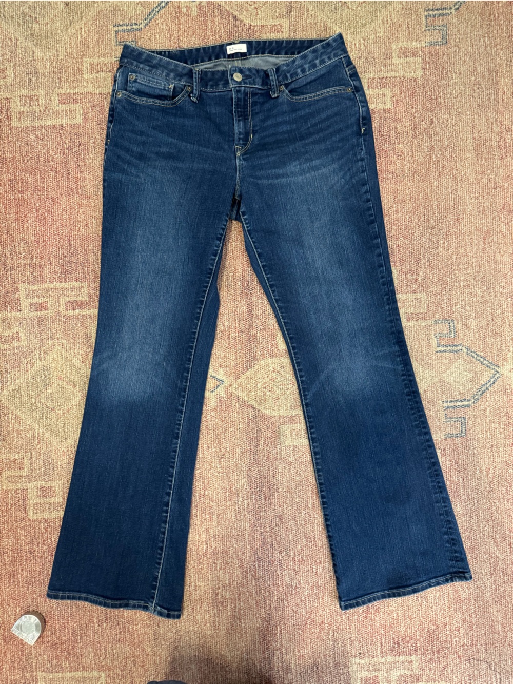 Gap 1968 long and lean size 30 long medium wash mid rise